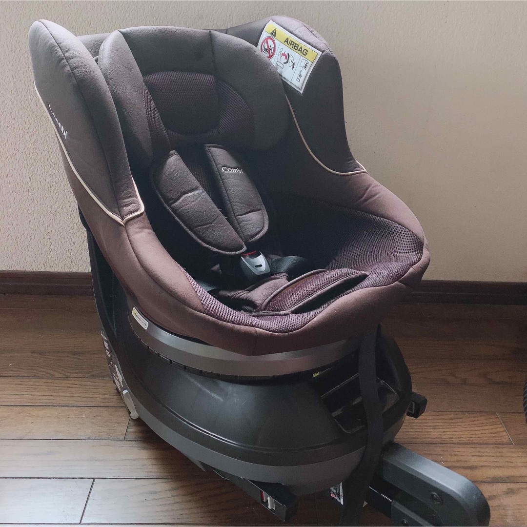 コンビ　クルムーヴ　ISOFIX 回転式チャイルドシート