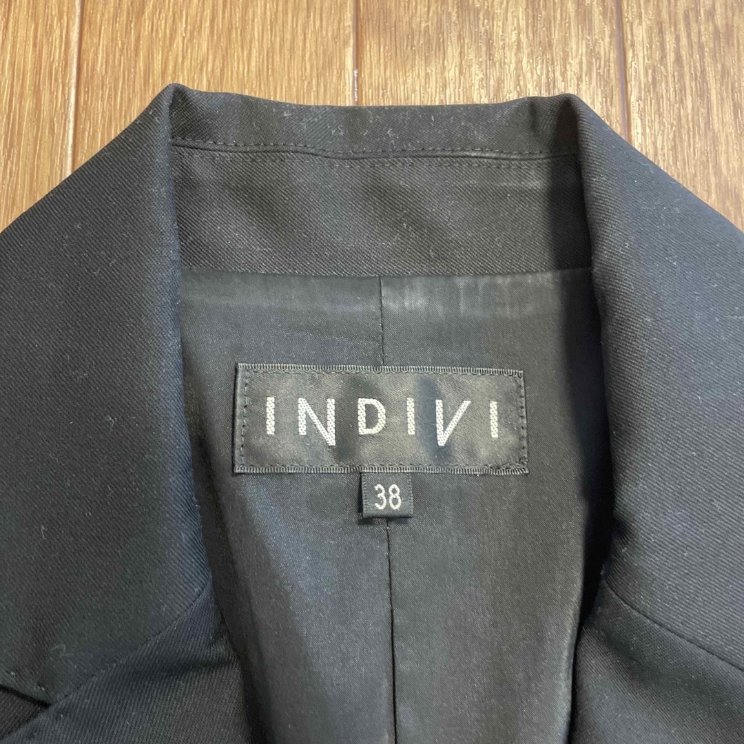 INDIVI(インディヴィ)のインディヴィ　ジャケット　ブラック　黒　38 レディースのジャケット/アウター(テーラードジャケット)の商品写真