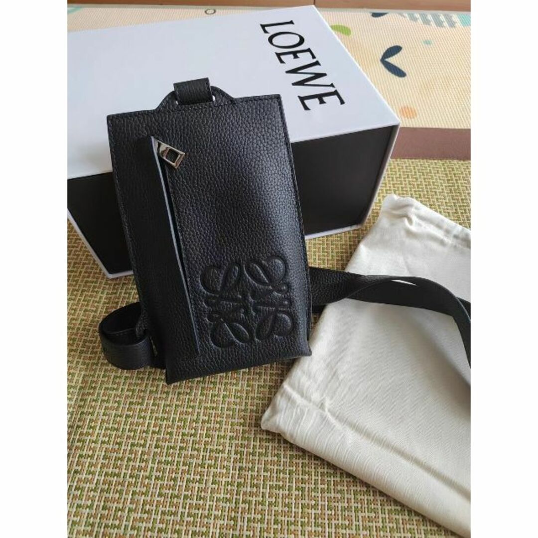 お得送料無料 LOEWE - ブランド バーティカル Tポケット (グレイン