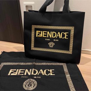 フェンディ(FENDI)のFENDACE フェンダーチェ ショッピングバッグ トートバッグ(トートバッグ)