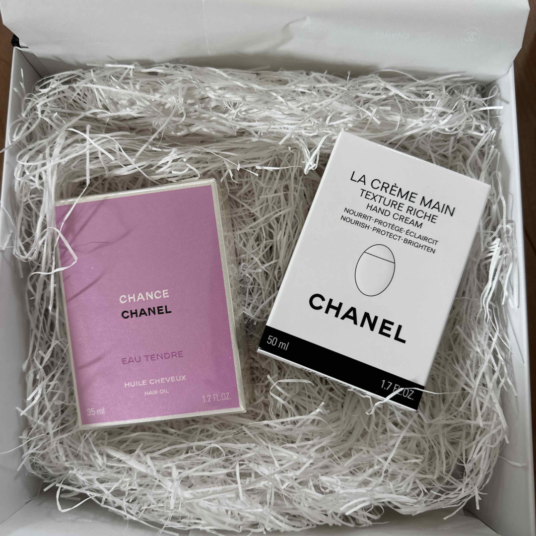 CHANEL(シャネル)の新品・未使用　シャネル香水【チャンス】ハンドクリーム【ラ・クレームマン】 コスメ/美容の香水(香水(女性用))の商品写真