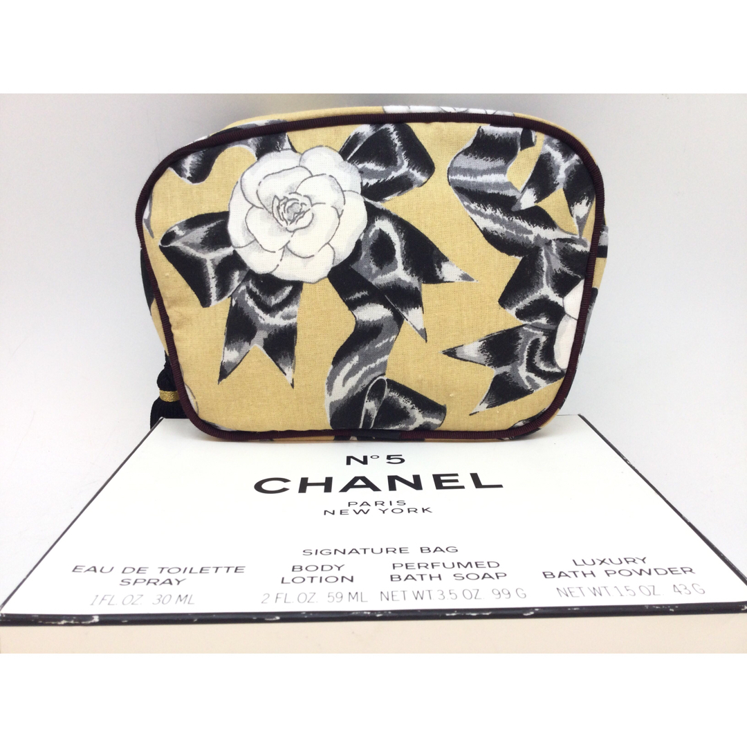 CHANEL　ポーチ　カメリア　新品未使用