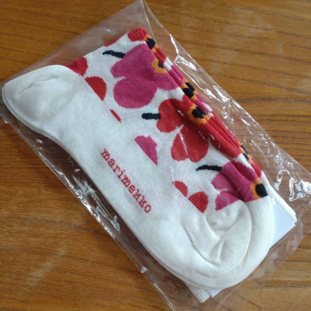 marimekko(マリメッコ)の新品未使用 marimekko HIETA UNIKKO 靴下 レディースのレッグウェア(ソックス)の商品写真