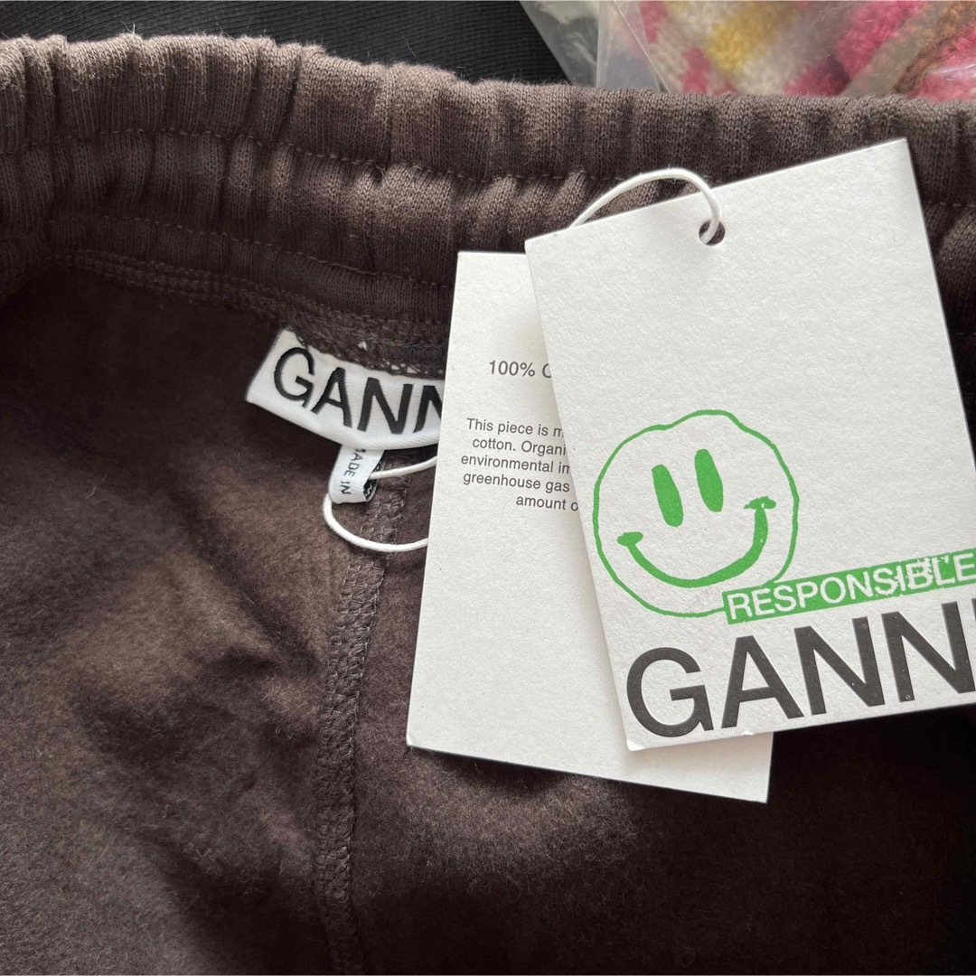 桜の花びら(厚みあり) GANNI ガニー ロゴ入り デザインスウェット