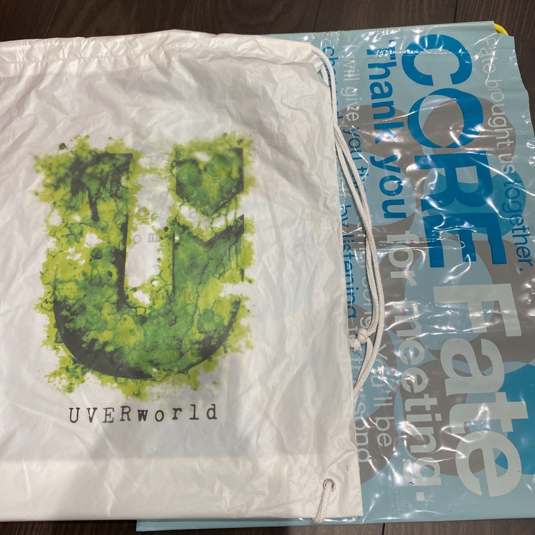 UVERworld(ウーバーワールド)のビニールバッグ2枚セット　UVERworldグッズ エンタメ/ホビーのタレントグッズ(ミュージシャン)の商品写真