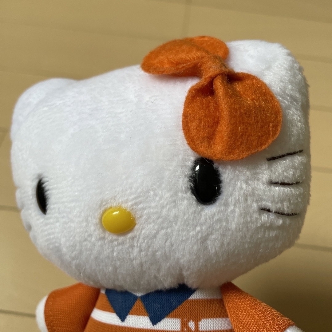 サンリオ(サンリオ)の新品　サンリオ　キティちゃん　2006年製　非売品 エンタメ/ホビーのおもちゃ/ぬいぐるみ(ぬいぐるみ)の商品写真