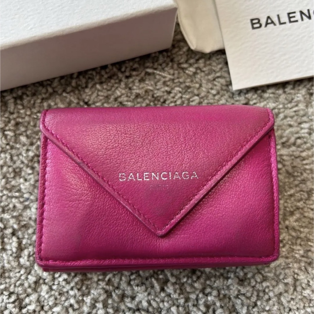 Balenciaga(バレンシアガ)の【値下げ中】バレンシアガ 三つ折り財布 ピンク レディースのファッション小物(財布)の商品写真