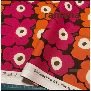 マリメッコ(marimekko)の⭐️キープ 廃番レア マリメッコ 生地 ミニウニッコ ブラウンオレンジ(生地/糸)