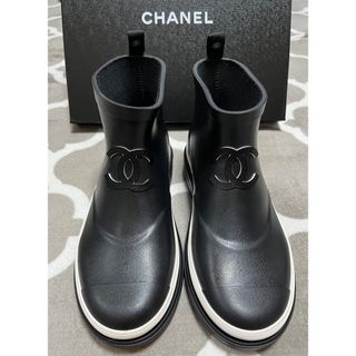 シャネル(CHANEL)のCHANEL23A♪完売CHANEL★ショートレインブーツ試着のみ(レインブーツ/長靴)