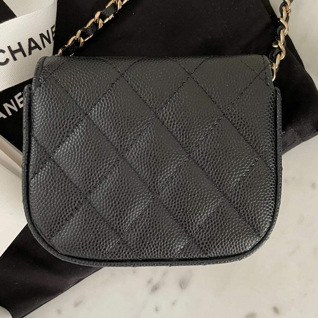 CHANEL(シャネル)のCHANEL クラシックチェーンクラッチ　ポシェット レディースのバッグ(ショルダーバッグ)の商品写真