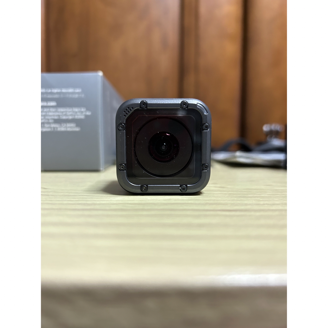 GoPro(ゴープロ)のGoPro HERO5 Session 特典セット付き！ スマホ/家電/カメラのカメラ(ビデオカメラ)の商品写真