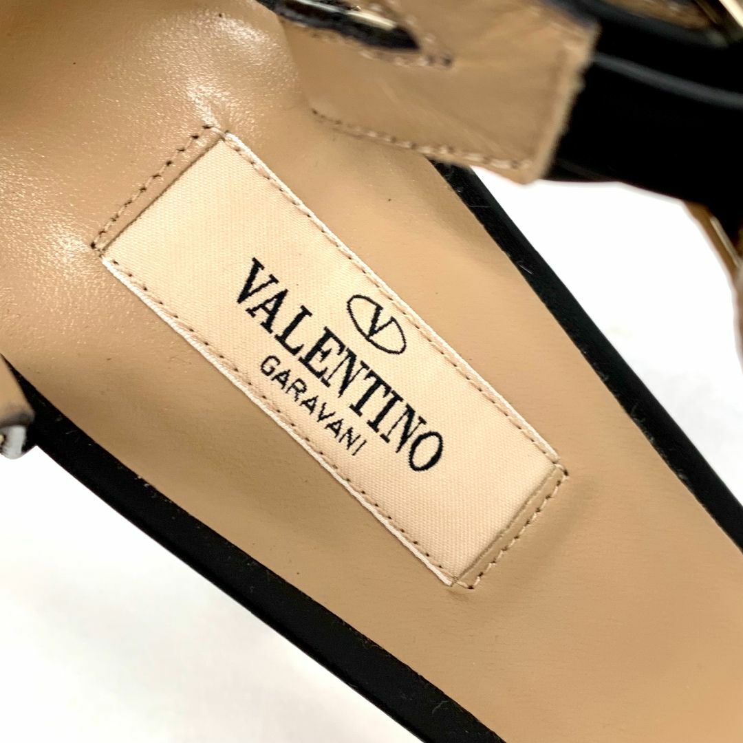 VALENTINO(ヴァレンティノ)の7021 ヴァレンティノ ロックスタッズ レザー サンダル ブラック レディースの靴/シューズ(サンダル)の商品写真