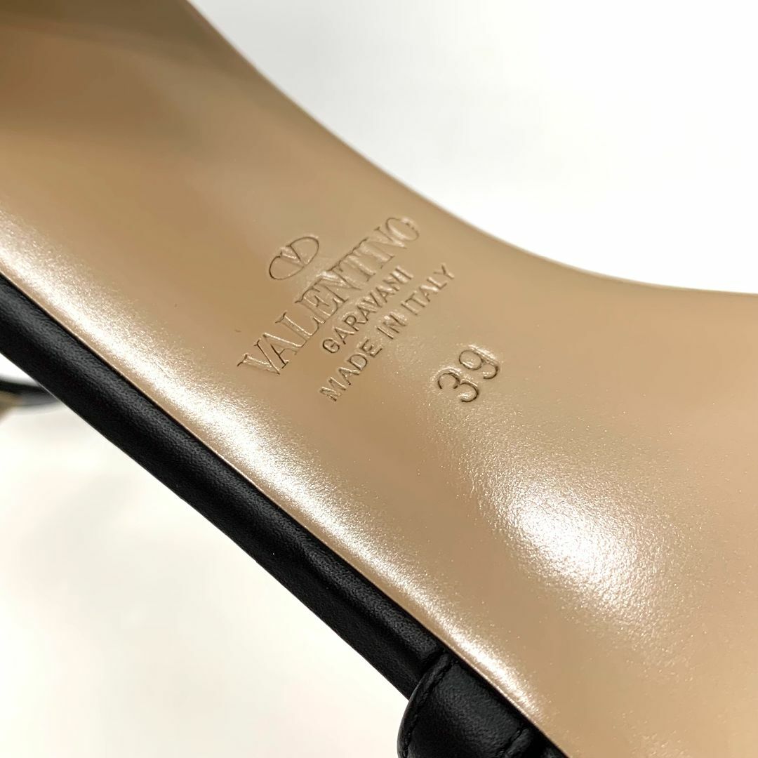 VALENTINO(ヴァレンティノ)の7021 ヴァレンティノ ロックスタッズ レザー サンダル ブラック レディースの靴/シューズ(サンダル)の商品写真