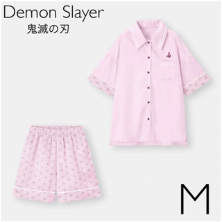 ジーユー(GU)のGU サテンパジャマ(半袖&ショートパンツ)Demon Slayer M(パジャマ)
