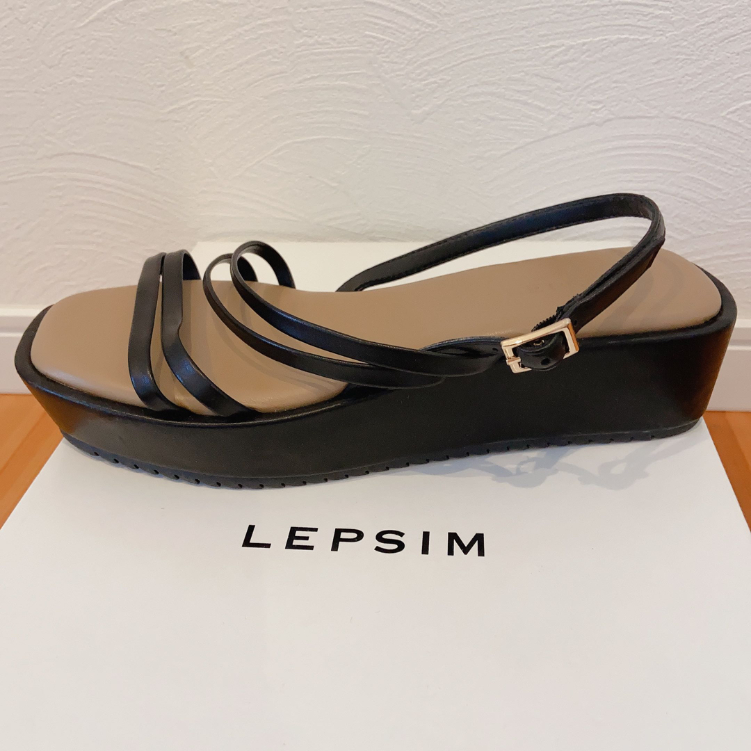 LEPSIM(レプシィム)の[送料込み]レプシィム♡厚底ナローサンダル レディースの靴/シューズ(サンダル)の商品写真