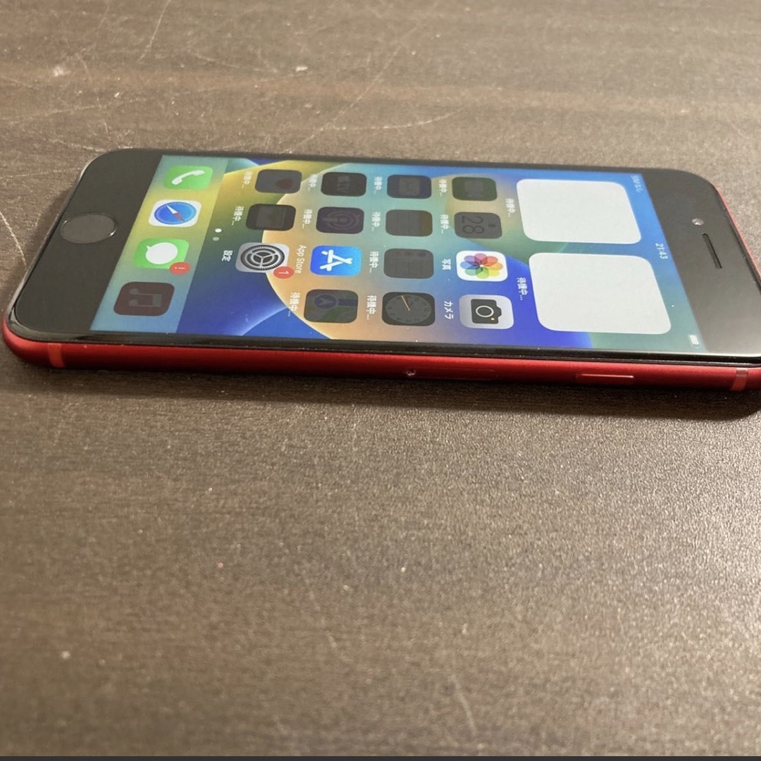 Apple(アップル)の【24時間以内発送】iPhone SE3 128GB RED SIMロックなし スマホ/家電/カメラのスマートフォン/携帯電話(スマートフォン本体)の商品写真