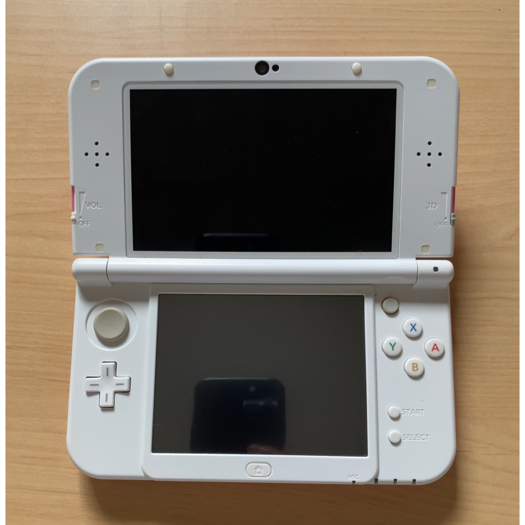 ニンテンドー3DS(ニンテンドー3DS)のNew ニンテンドー3DS LL 本体 ピンク ホワイト 最終値下げ エンタメ/ホビーのゲームソフト/ゲーム機本体(携帯用ゲーム機本体)の商品写真