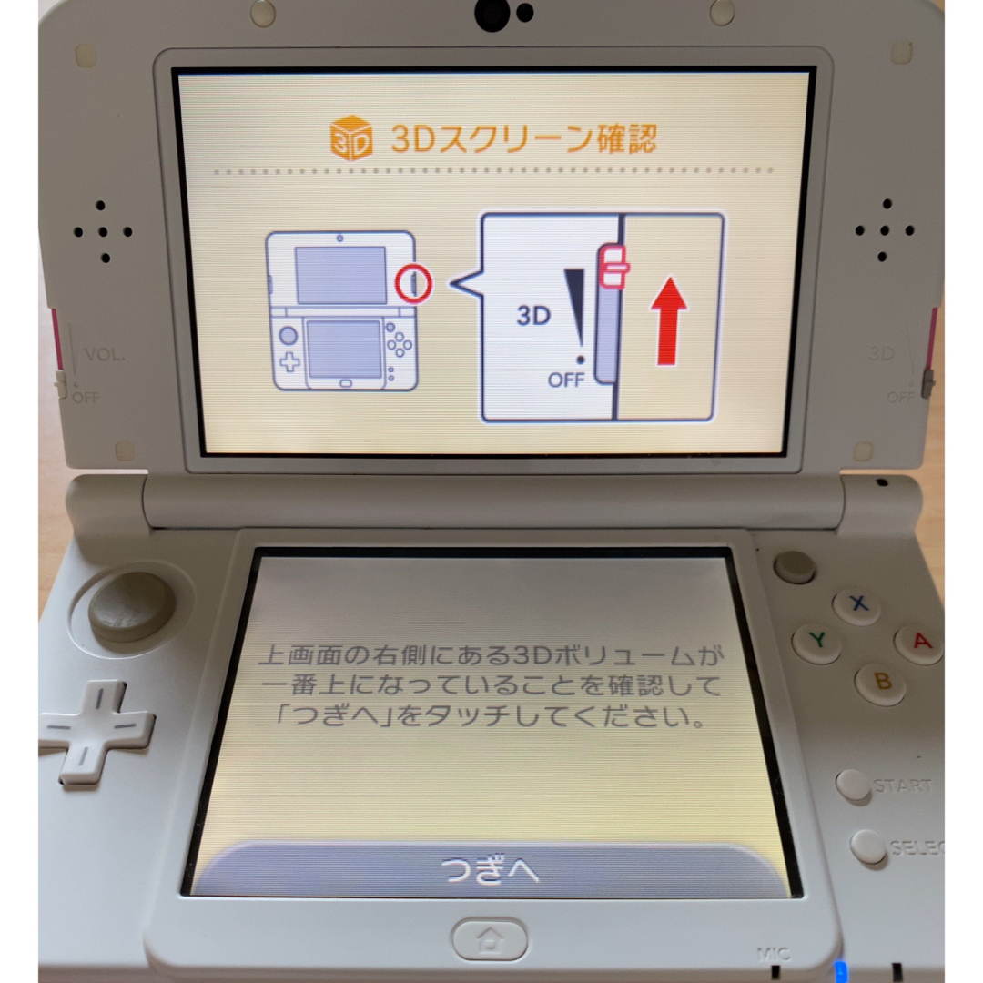 ニンテンドー3DS(ニンテンドー3DS)のNew ニンテンドー3DS LL 本体 ピンク ホワイト 最終値下げ エンタメ/ホビーのゲームソフト/ゲーム機本体(携帯用ゲーム機本体)の商品写真