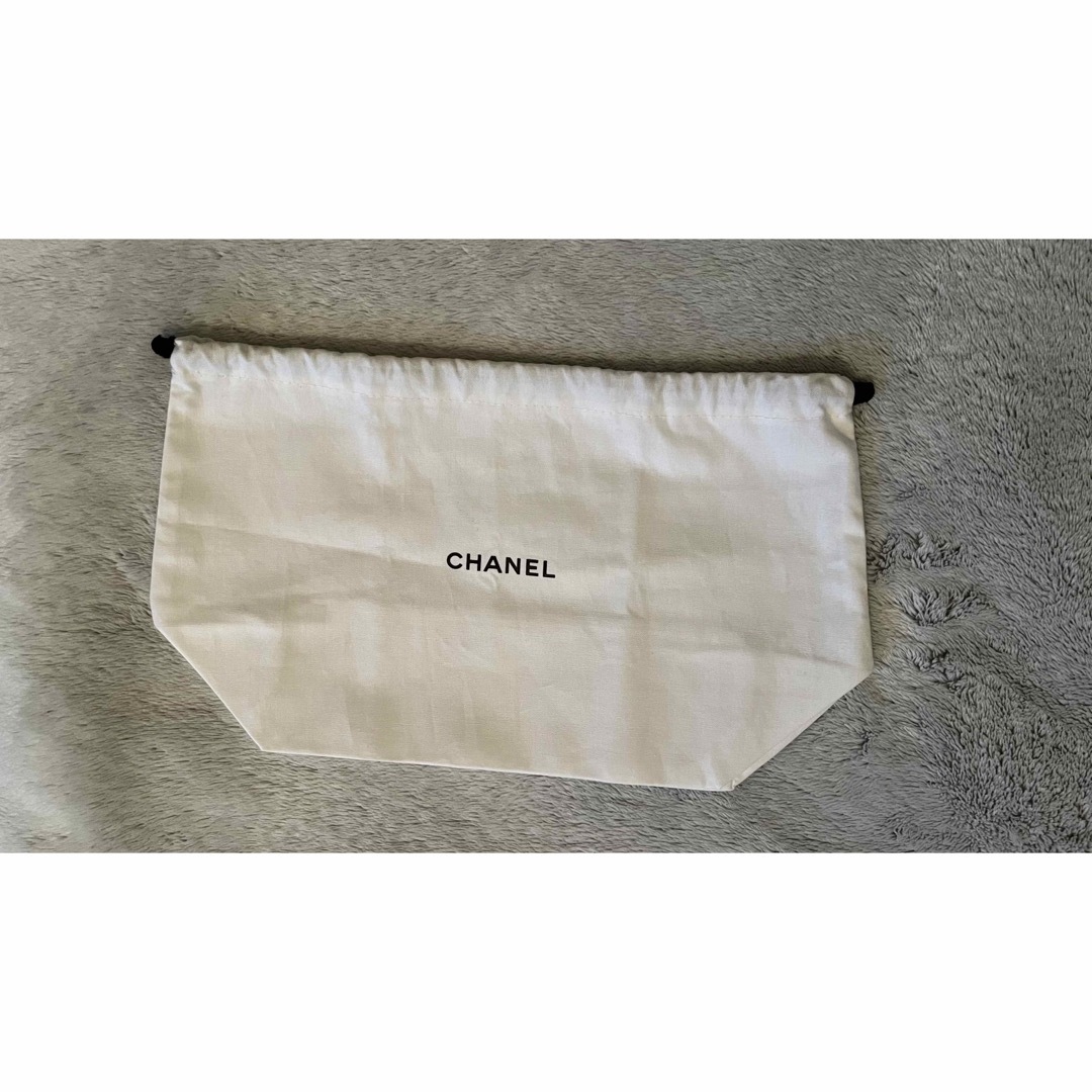 CHANEL(シャネル)のシャネル　巾着袋 レディースのファッション小物(ポーチ)の商品写真