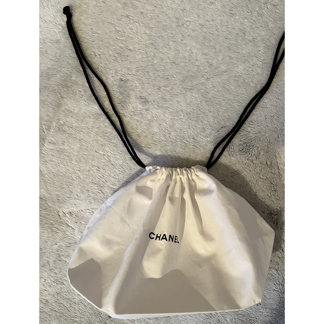 CHANEL(シャネル)のシャネル　巾着袋 レディースのファッション小物(ポーチ)の商品写真