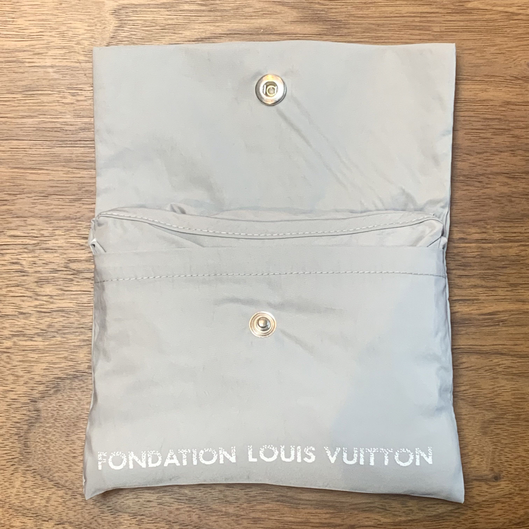 LOUIS VUITTON(ルイヴィトン)のルイヴィトン美術館 エコバッグ ショッピングバッグ フォンダシオン ルイヴィトン レディースのバッグ(エコバッグ)の商品写真