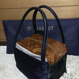 ラシット(Russet)の最終価格！！russet ラシット ＣＵＢE ほぼ新品同様(ハンドバッグ)