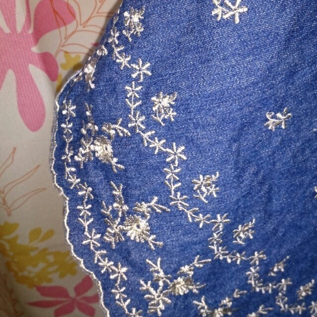 Par Avion(パラビオン)のパラビオン 裾刺繍ジャンパースカート レディースのワンピース(ひざ丈ワンピース)の商品写真