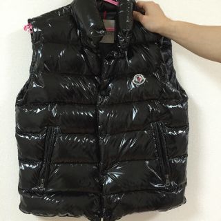 モンクレール(MONCLER)の専用モンクレール ダウンベスト シャイニーブラック(ダウンベスト)