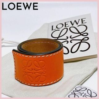 ロエベ(LOEWE)のロエベ アナグラム ブレスレット バングル リストバンド ブランド オレンジ(ブレスレット/バングル)