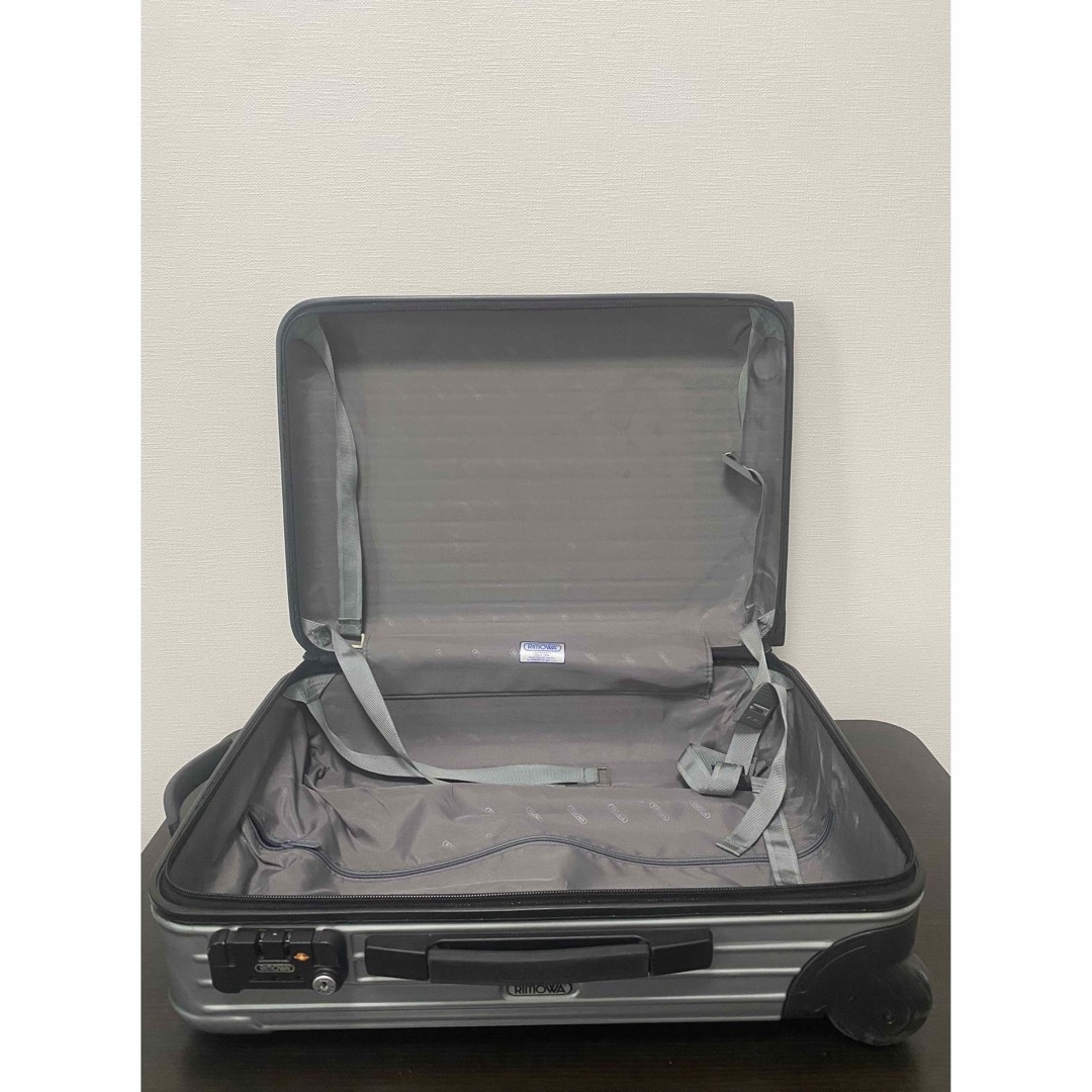 RIMOWA(リモワ)のRIMOWA リモワ サルサ スーツケース 2輪　機内持ち込 インテリア/住まい/日用品の日用品/生活雑貨/旅行(旅行用品)の商品写真