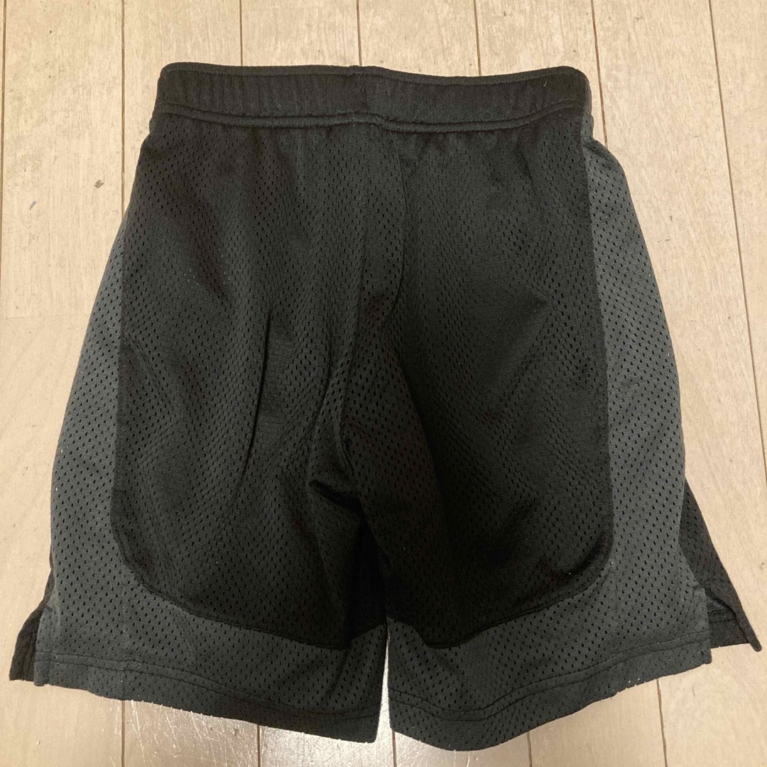 NIKE(ナイキ)のナイキ　ハーフパンツ　キッズXS 120-130 黒 キッズ/ベビー/マタニティのキッズ服男の子用(90cm~)(パンツ/スパッツ)の商品写真