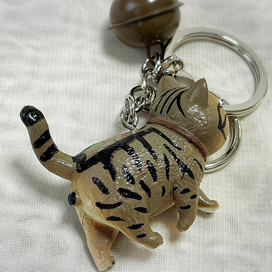 茶虎柄の猫 キーホルダー チャーム ストラップの通販 by ももっち's shop｜ラクマ