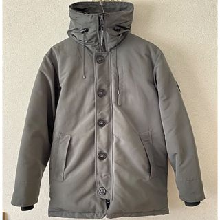 カナダグース(CANADA GOOSE)の【値下げ】カナダグース　ダウン　グレー　メンズ　Sサイズ(ダウンジャケット)