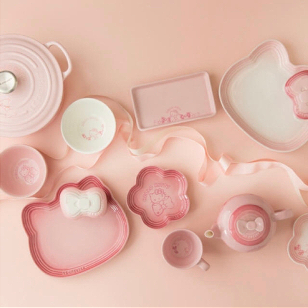 新品未使用♡ルクルーゼ　ハローキティ　コレクション♡日本未入荷