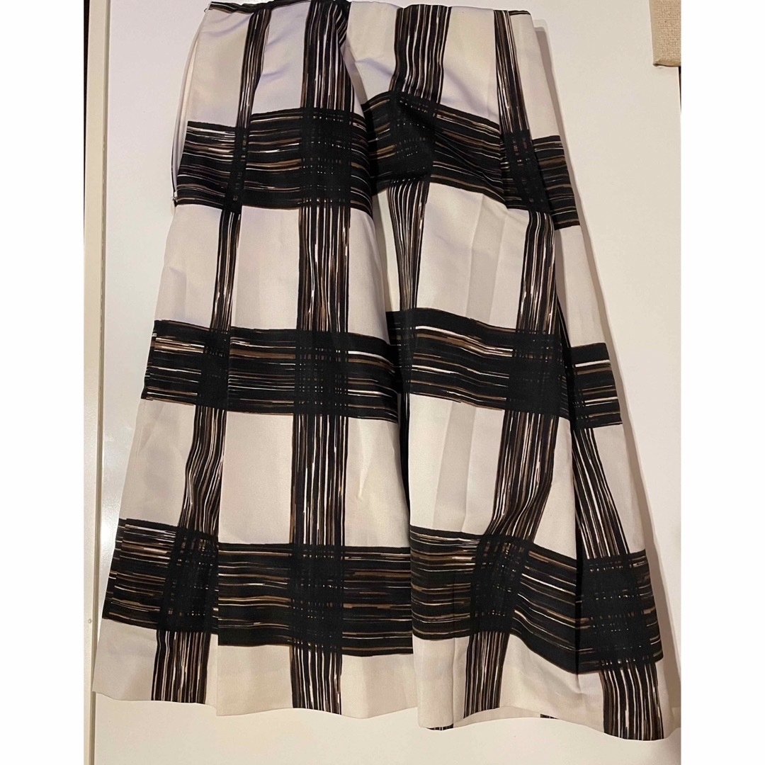 TOMORROWLAND(トゥモローランド)のfujisan様専用 レディースのスカート(ひざ丈スカート)の商品写真