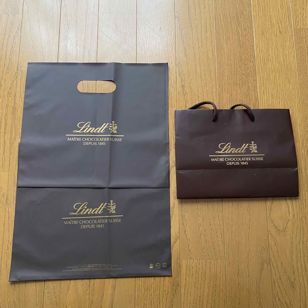 Lindt(リンツ)の3枚セット リンツ Lindt ショッパー 紙袋  レディースのバッグ(ショップ袋)の商品写真