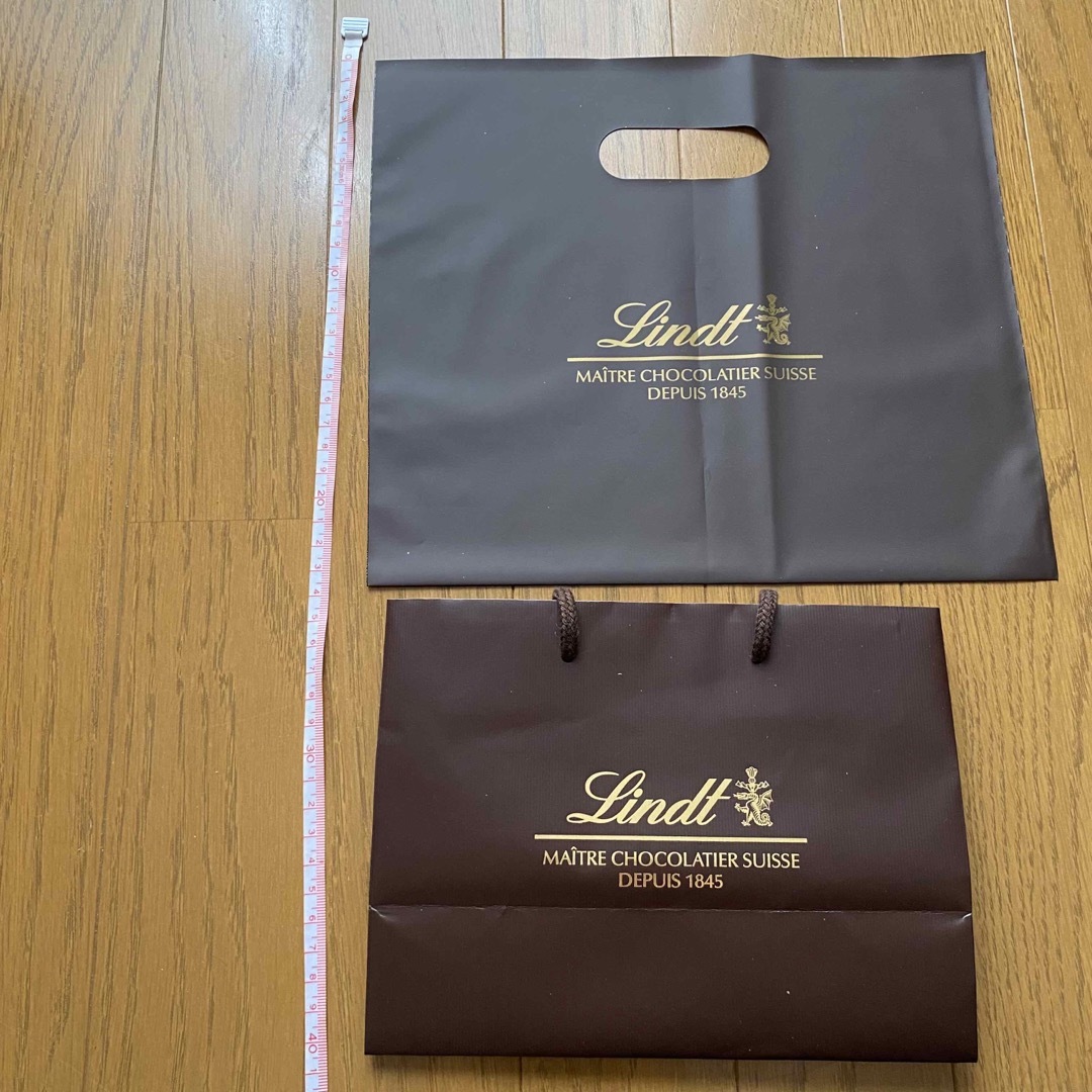 Lindt(リンツ)の3枚セット リンツ Lindt ショッパー 紙袋  レディースのバッグ(ショップ袋)の商品写真