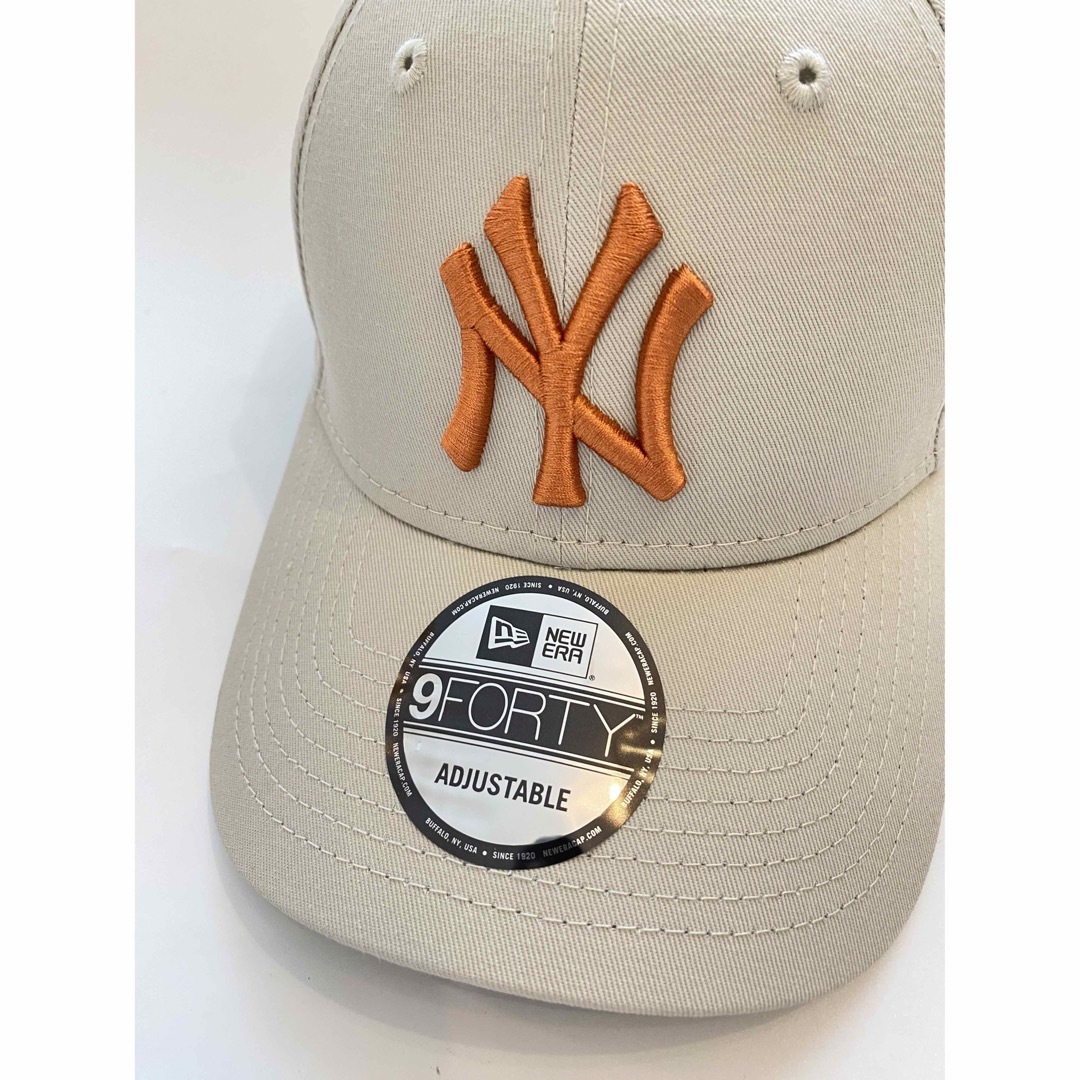 NEW ERA(ニューエラー)の【新品未使用】NEW ERA ニューエラ NY キャップ  ベージュ レディースの帽子(キャップ)の商品写真