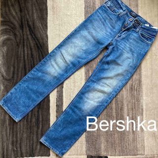 【送料無料】Bershka ベルシュカ　デニム　ジーンズ　ストレートフィット