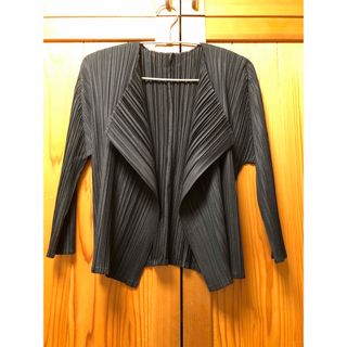 プリーツプリーズイッセイミヤケ(PLEATS PLEASE ISSEY MIYAKE)のプリーツプリーズ　カーディガン(カーディガン)