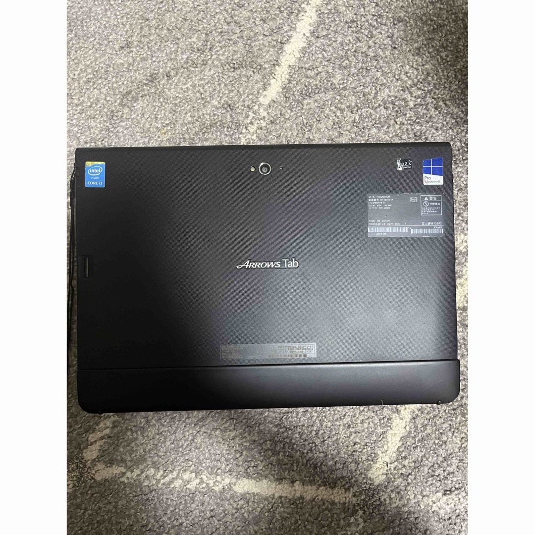 FUJITSU Arrows Tab Q704/H 2in1タブレットPC