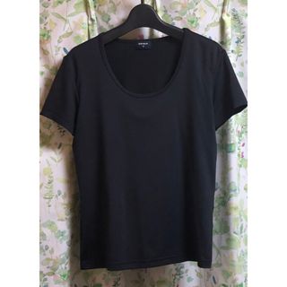 りんご様専用　新品未使用　ユニクロ　黒のTシャツ　Ｍサイズ(Tシャツ(半袖/袖なし))