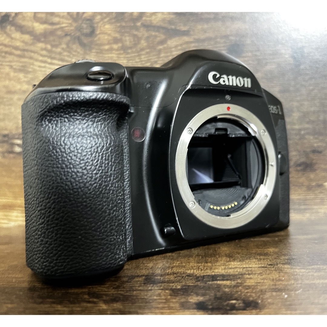 Canon(キヤノン)のフィルムカメラ　CANON EOS 1 実用完動品 スマホ/家電/カメラのカメラ(フィルムカメラ)の商品写真