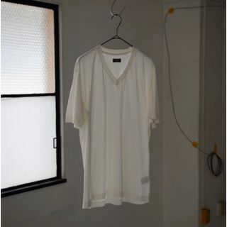 コモリ(COMOLI)のMAATEE&SONS  WASHABLE SILK V NECK TEE 新品(Tシャツ/カットソー(半袖/袖なし))