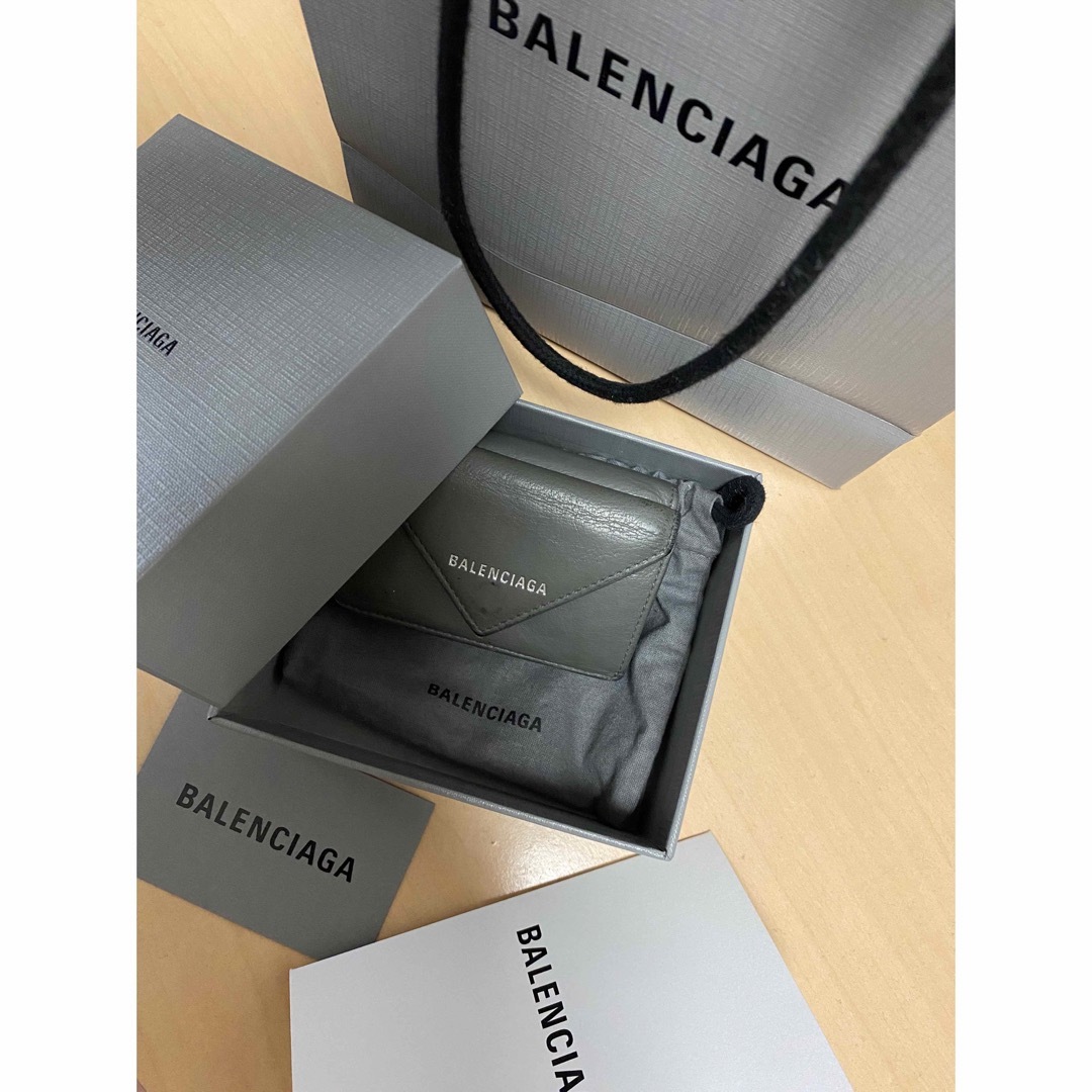 Balenciaga(バレンシアガ)のBALENCIAGA バレンシアガ ミニウォレット グレー　箱・袋付き レディースのファッション小物(財布)の商品写真