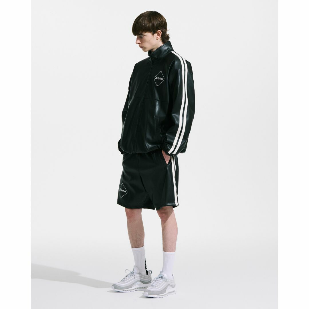 F.C.R.B.(エフシーアールビー)のM　FCRB 23SS SYNTHETIC LEATHER SHORTS 新品 メンズのパンツ(ショートパンツ)の商品写真