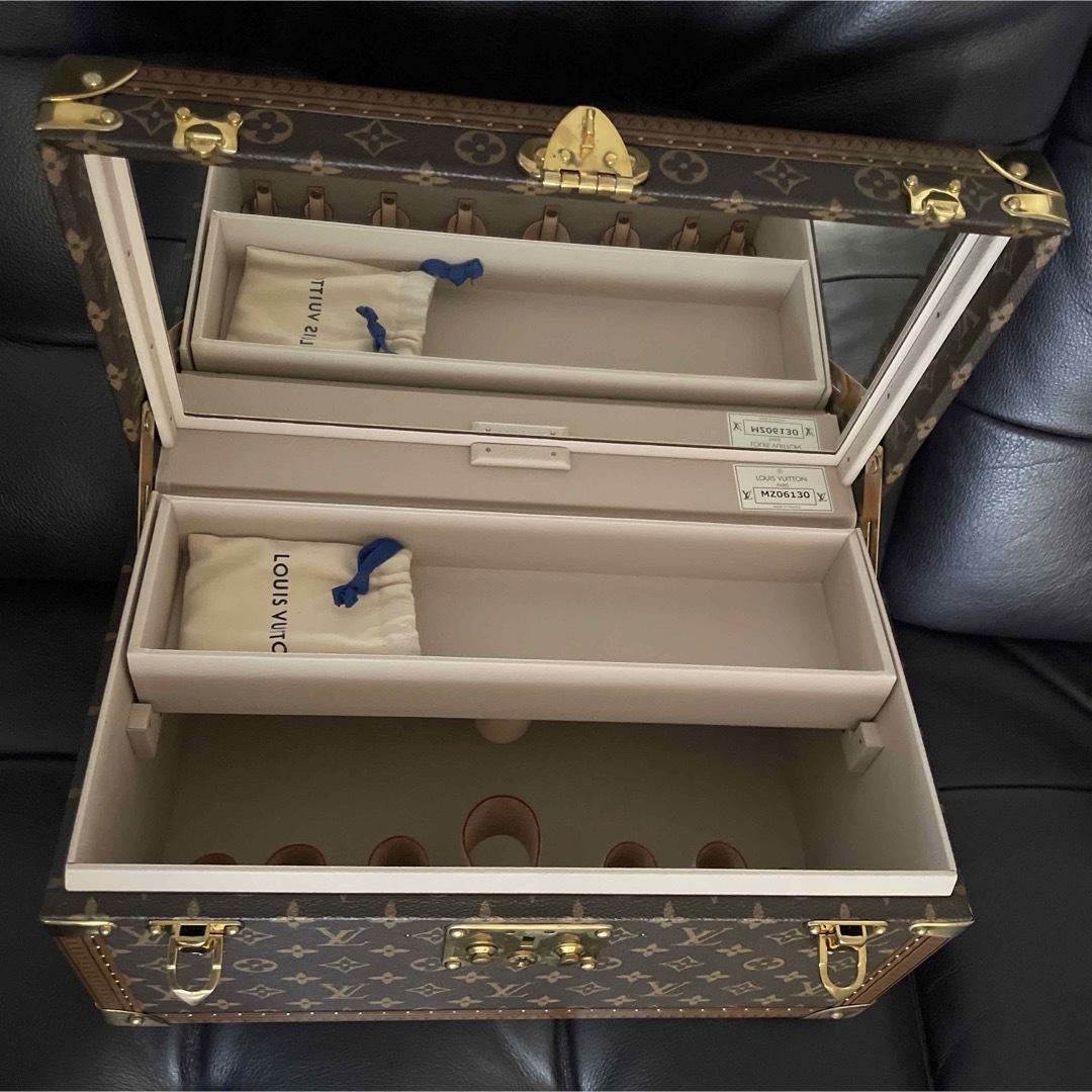 LOUIS VUITTON - ルイヴィトン メイクボックスの通販 by なの LOUIS VUITTON - ルイヴィトン メイクボックスの通販 by なの