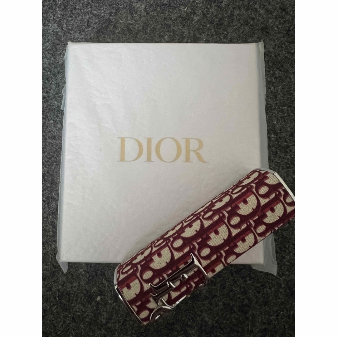 Dior(ディオール)のディオール リップケース赤 ピンバッジセット コスメ/美容のベースメイク/化粧品(口紅)の商品写真