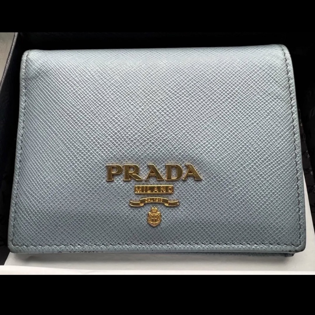 登場! PRADA プラダ 二つ折り 財布 サフィアーノ ブルー 1MV204