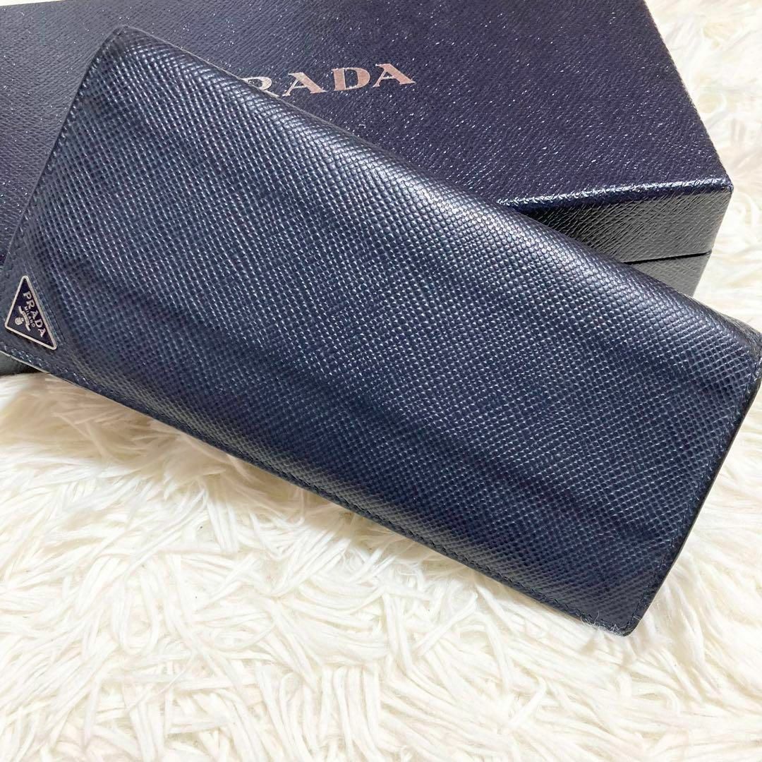 PRADA 大人気の長財布